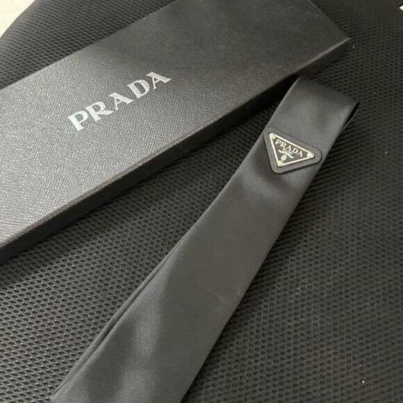 PRADA Black Tie - Picture 2 of 5